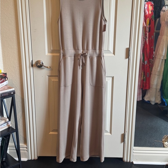 Spanx AirEssentials Sleeveless Jumpsuit - Picture 5 of 5